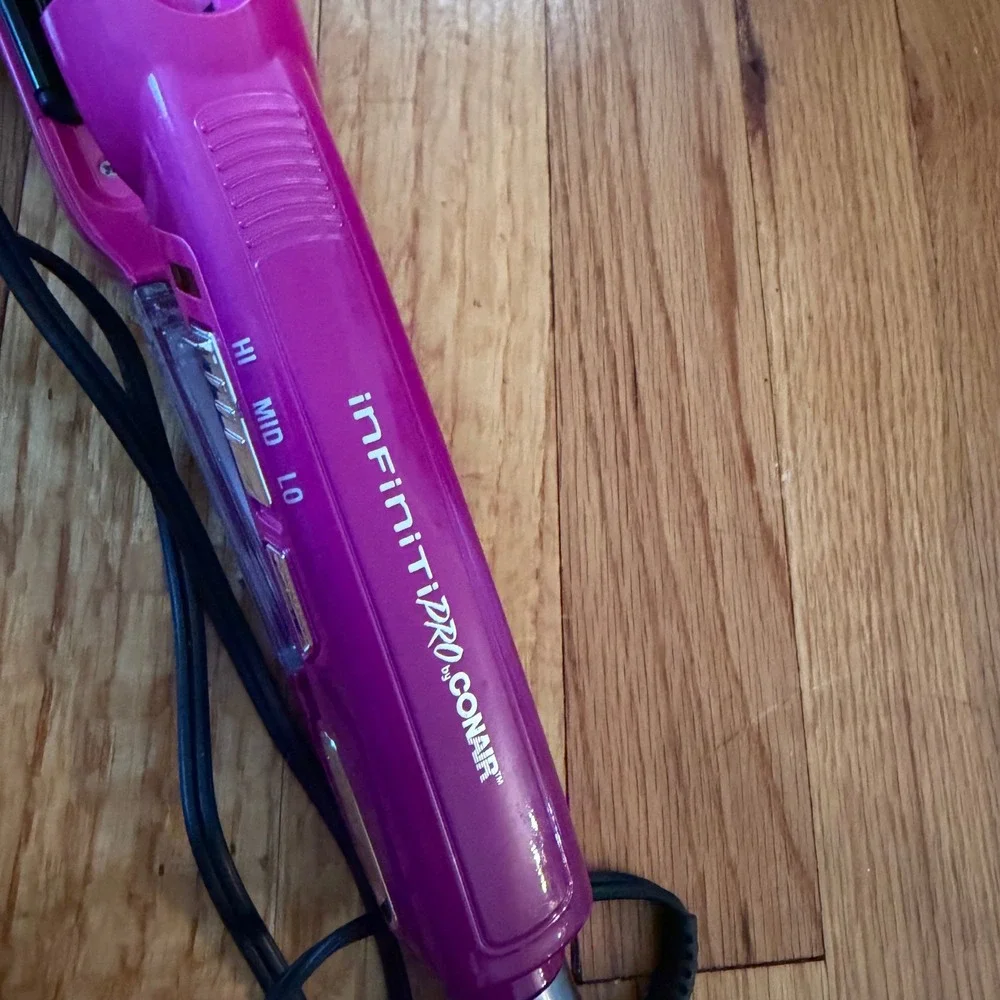Conair Infiniti Pro Hair Waver Pink OS Triple Barrel Beach Waves Festival Style